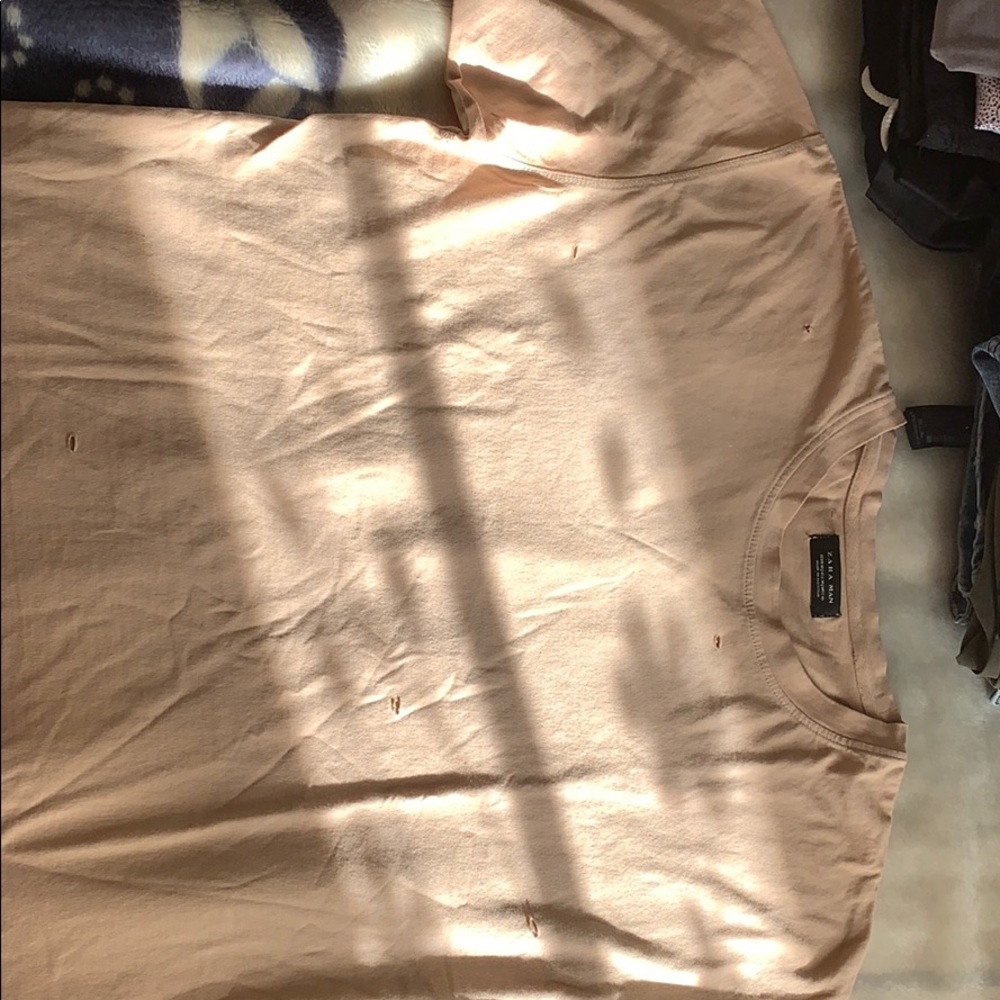 ZARA DISTRESSED T SHIRT